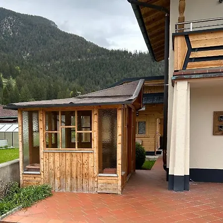Lodge-b
