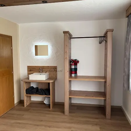 Lodge-b Apartment