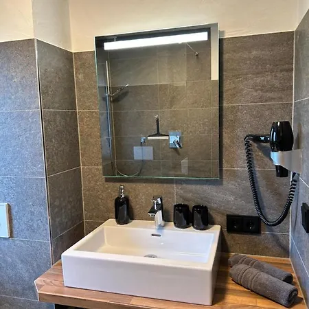 Lodge-b Apartment