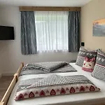 Lodge-b Apartment *