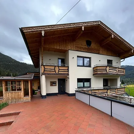 Apartament Lodge-b Weißenbach am Lech