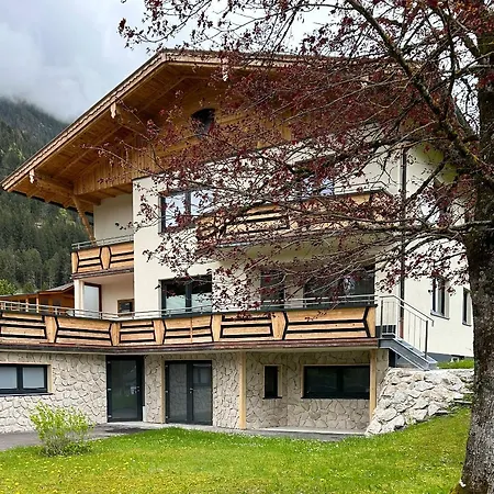 Lodge-b Apartament *