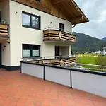 Lodge-b *